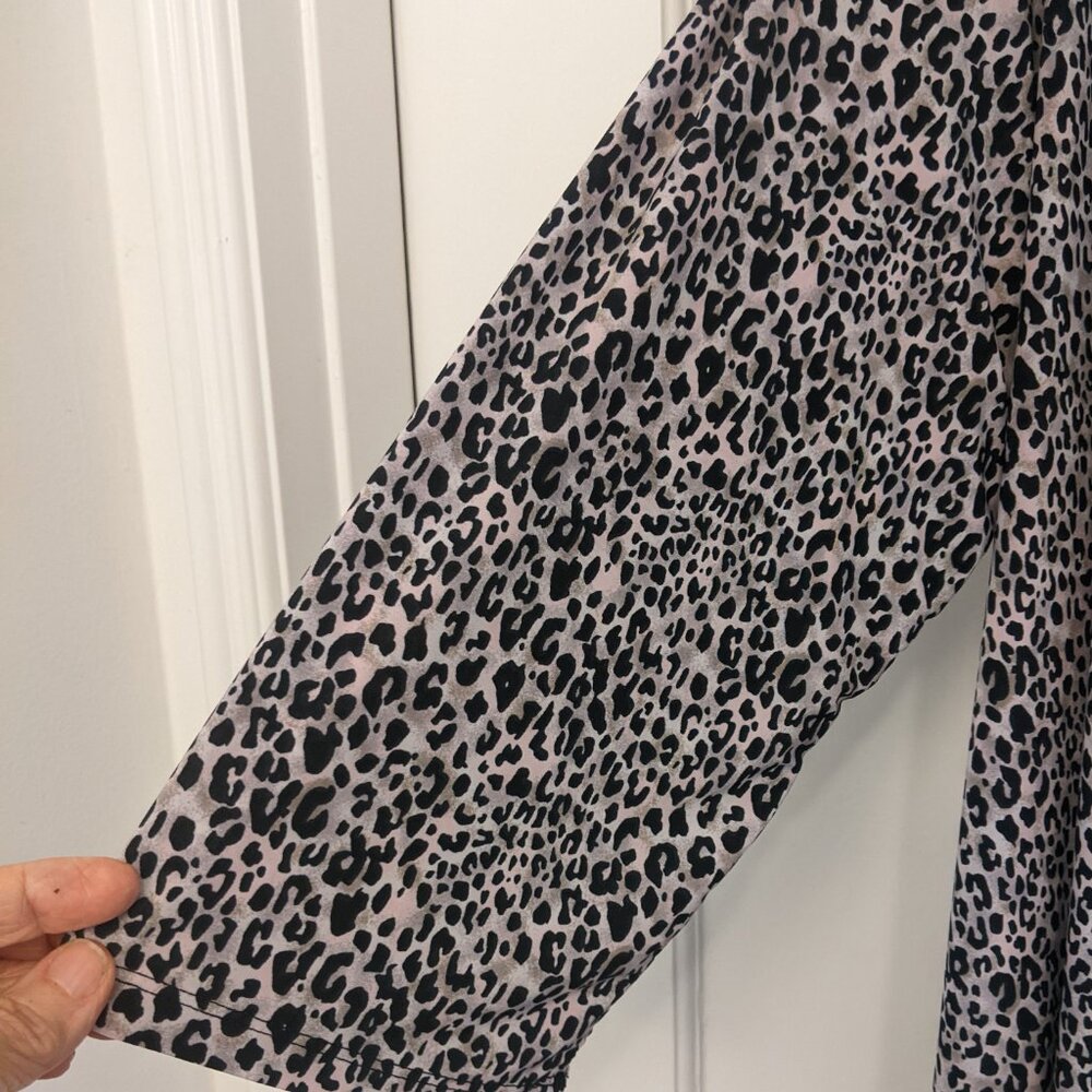Women's Rene Rofe Sleepwear Large Robe Stretch Animal Leopard Print Soft Comfy - Picture 3 of 5